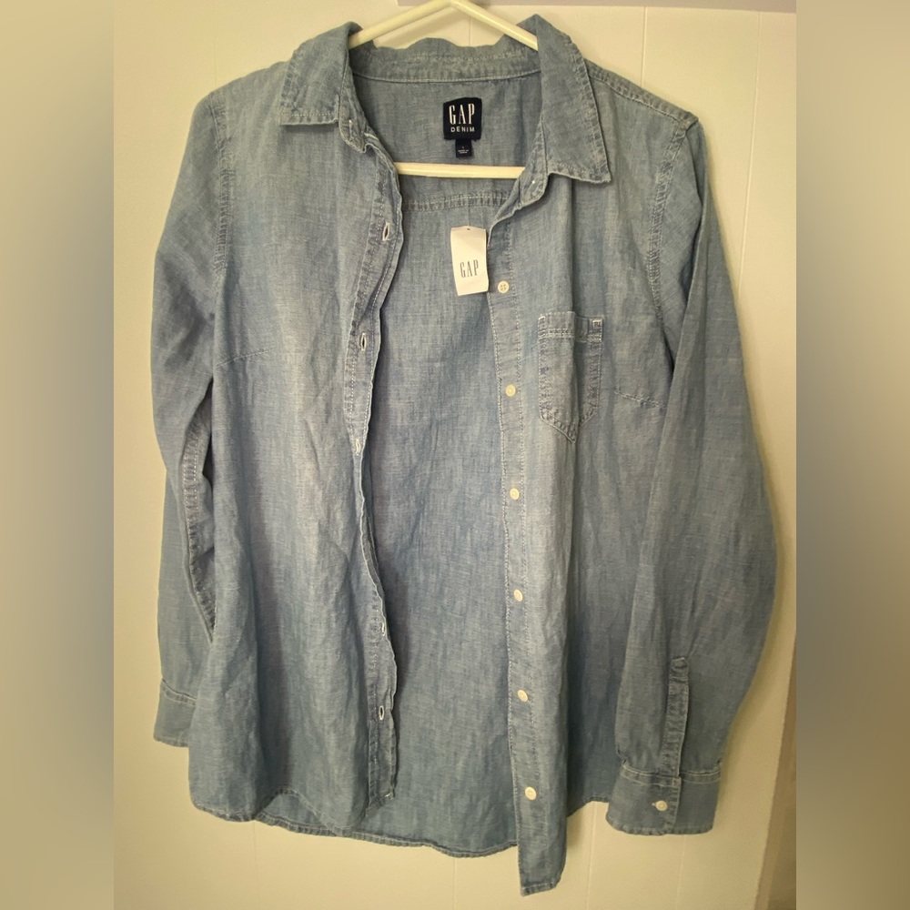 NWT Gap Factory Light Blue Denim Shirt size Small